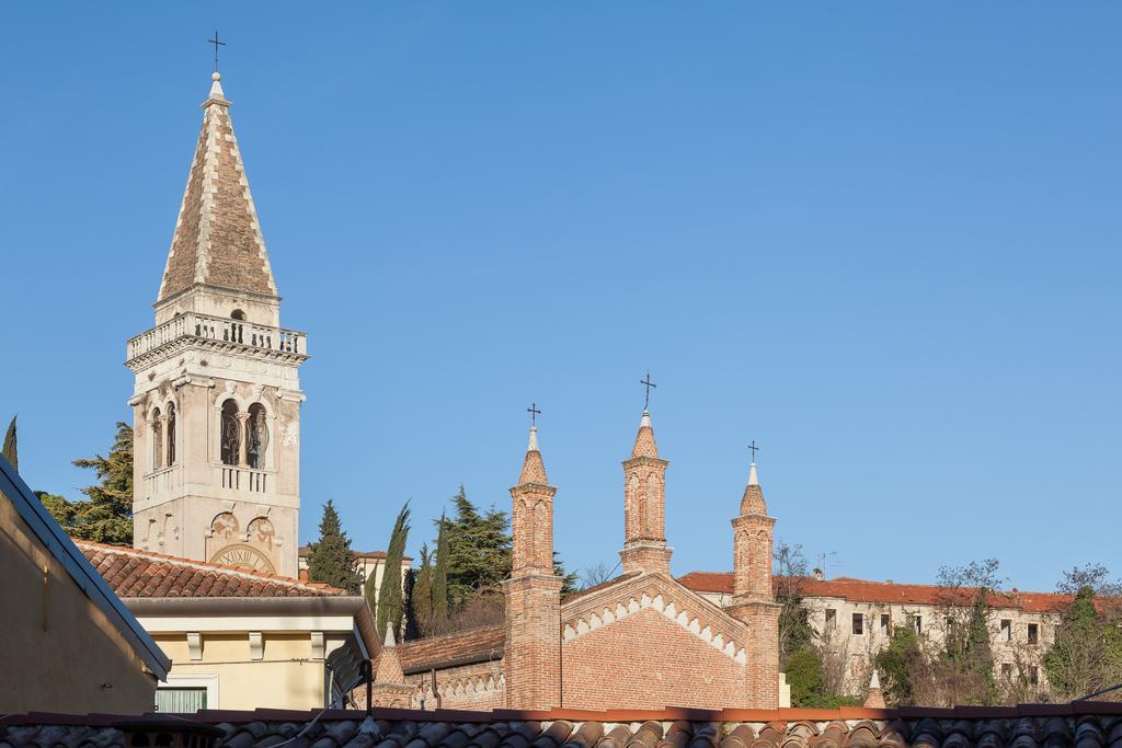 Verona Walls Bilik gambar